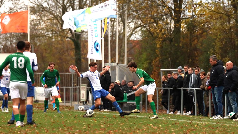 Groen-witten heer en meester tegen laagvlieger Nieuwland