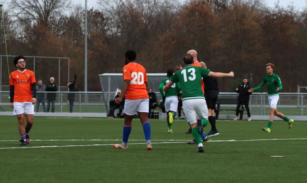 Groen-witten sluiten 1e seizoenshelft af met zege in Vlissingen