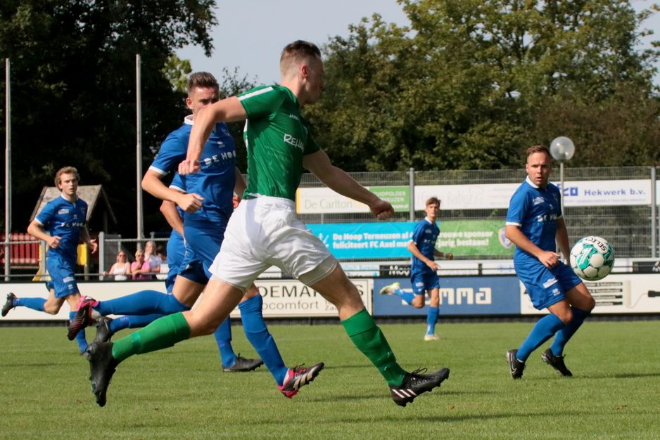 Groen-witten delven onderspit in Axel - FC Axel kroont zich tot poulewinnaar