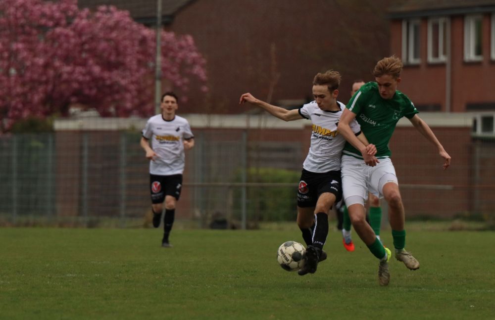 Groen-witten na zege op Breskens en misstap concurrentie stevig op tweede plaats