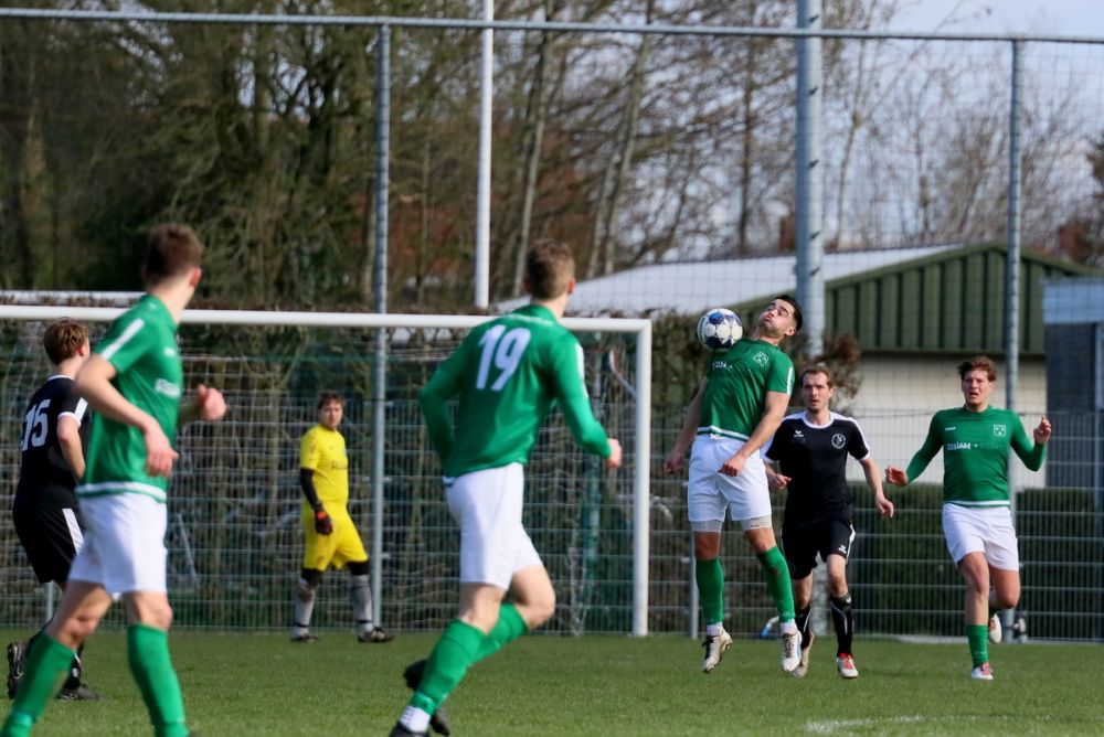 Groen-witten niet opgewassen tegen sterker De Meeuwen