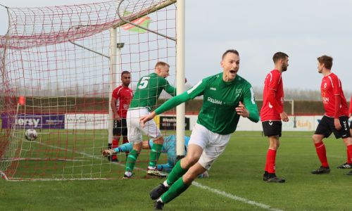 Groen-witten stelen overwinning op bezoek bij Ria W.