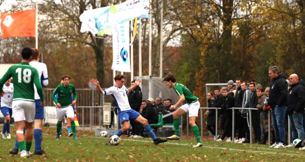 Groen-witten heer en meester tegen laagvlieger Nieuwland