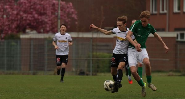 Groen-witten na zege op Breskens en misstap concurrentie stevig op tweede plaats